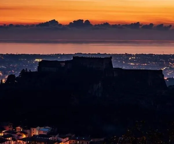 Oda ve Kahvaltı La Foglia Massa (Tuscany)